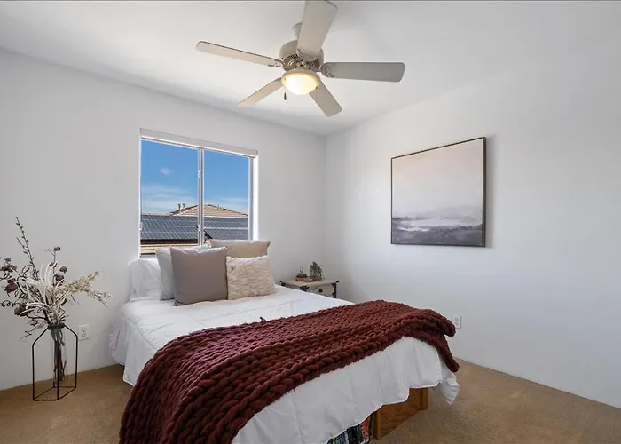 5 Bedroom 4 Bath Boutique Premium Location + Heated Pool Option Glendale