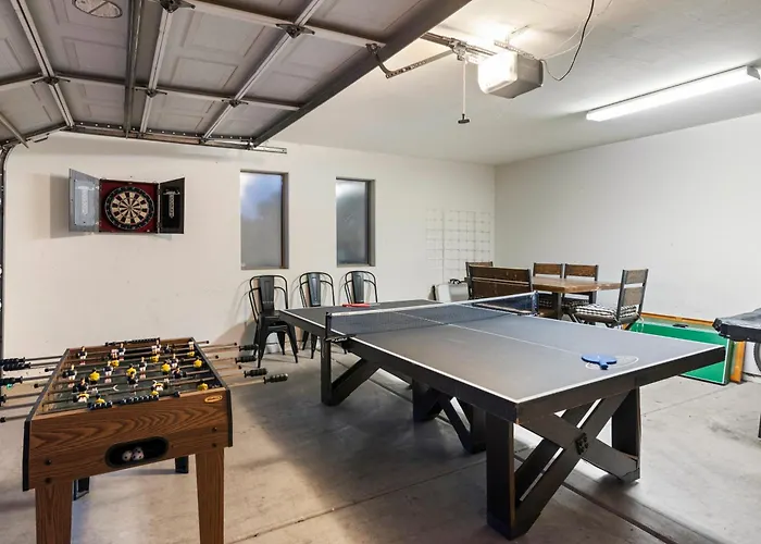 Holiday home 5 Bedroom 4 Bath Boutique Premium Location + Heated Pool Option *