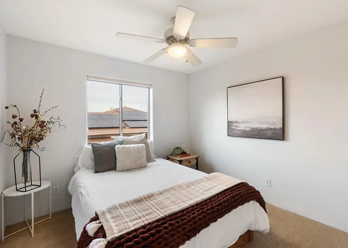 5 Bedroom 4 Bath Boutique Premium Location + Heated Pool Option Glendale